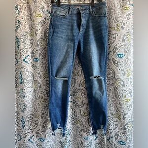 DL1961 Distressed Ankle Jeans in Blue